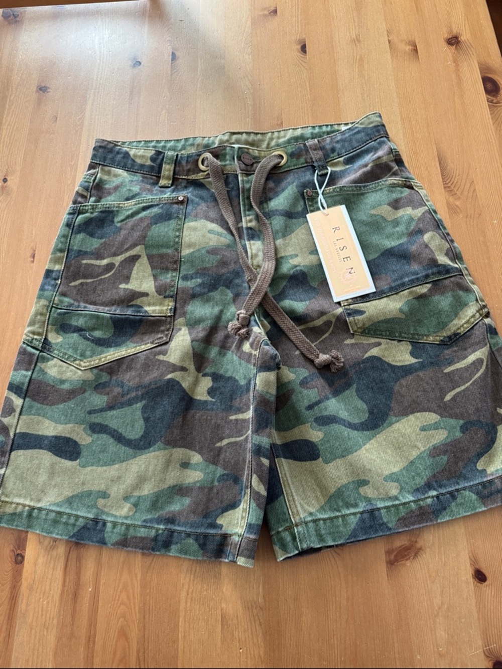 NWT! Risen Camo Utility Shorts Size L
